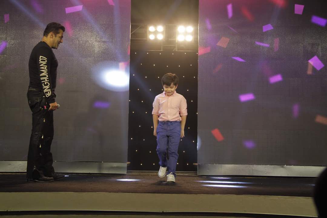 Salman Khan introduces Tubelight's powerhouse kid Matin Rey Tangu with a grand event!