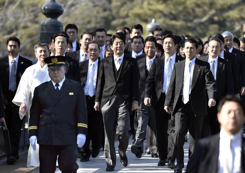 Shinzo Abe with his new cabinet ministers