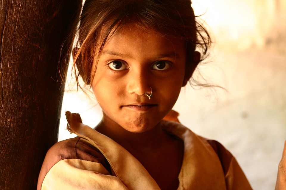 https://pixabay.com/en/village-indian-girl-child-student-1417055/
