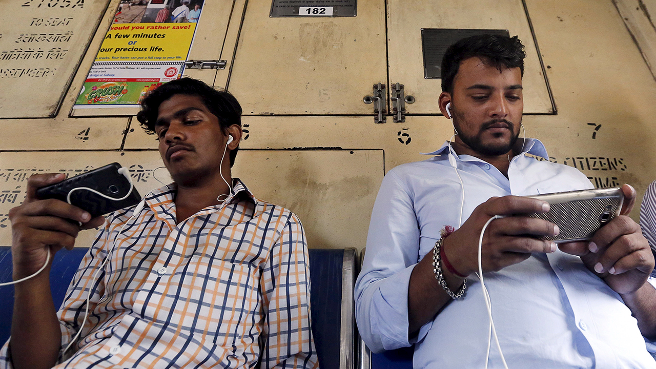 Indians Using Smartphones