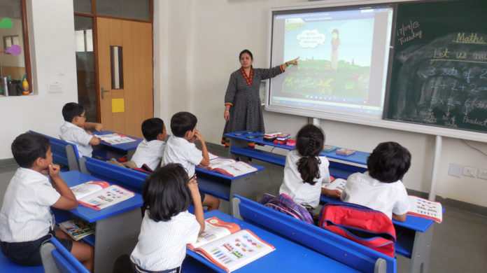 Teaching jobs for undergraduates in delhi