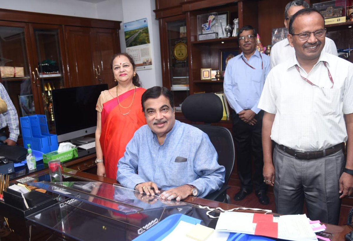 Nitin Gadkari assumes charge as Minister of Road, Transport and ...