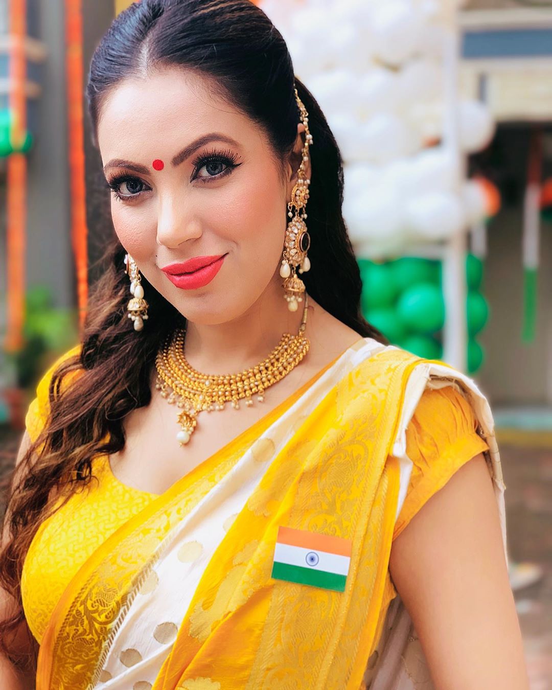 Munmun Dutta shares adorable picture from the sets of 