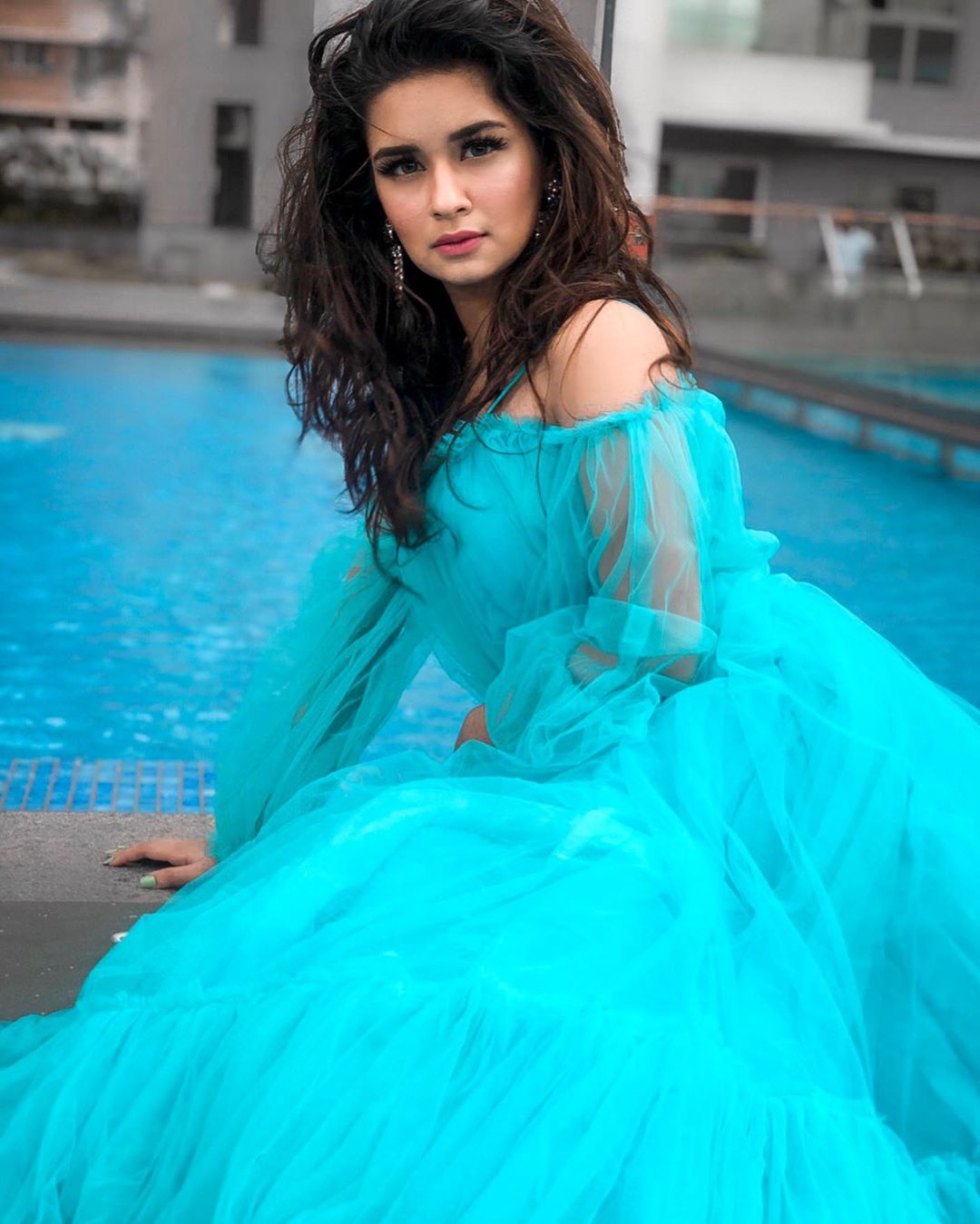 Avneet Kaur increases the heat with her latest pictures ...