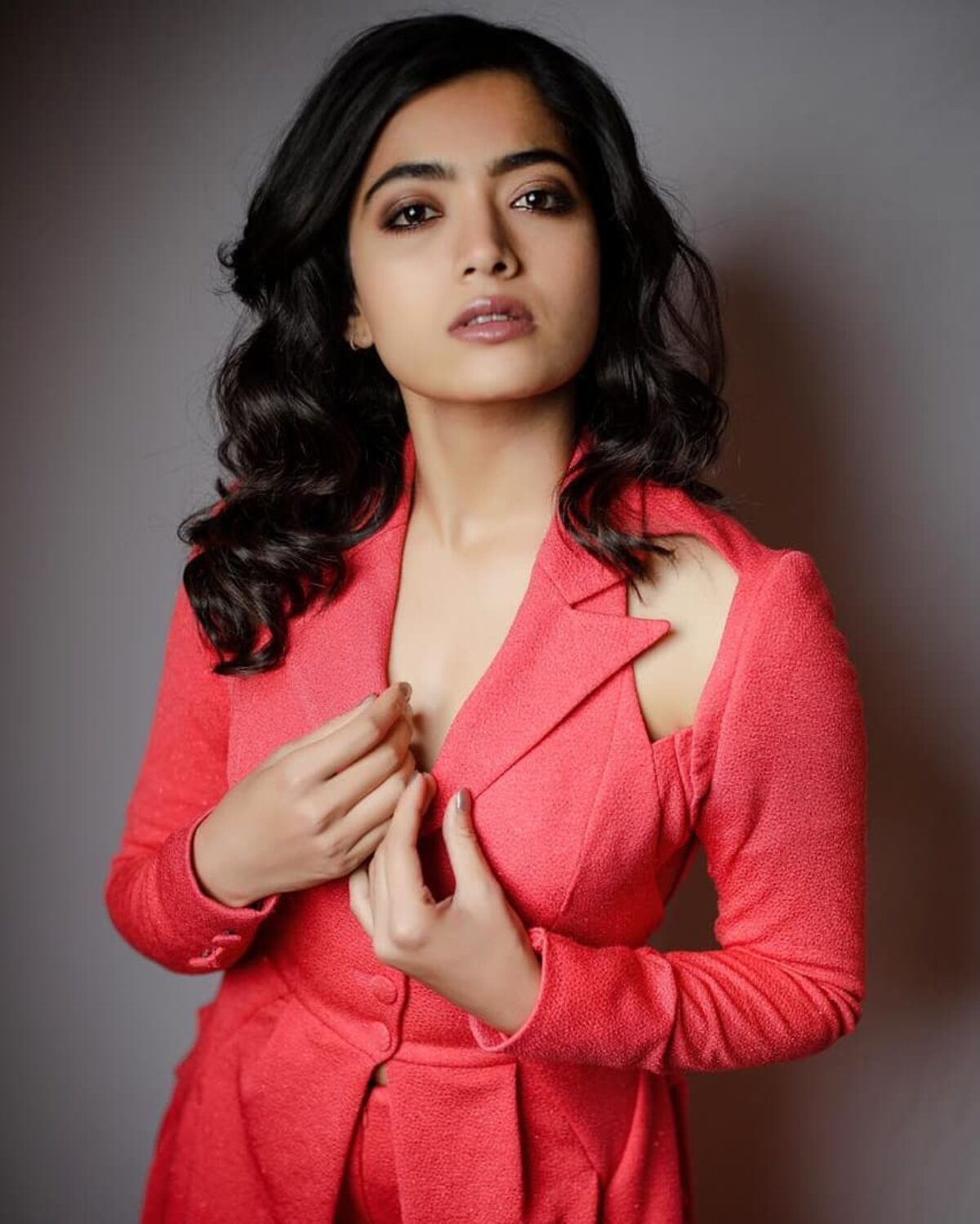What Is Rashmika Mandanna Reading Currently The Indian Wire
