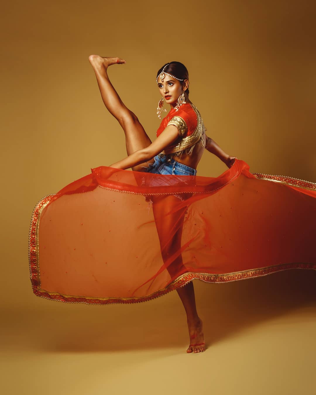 Shakti Mohan looks stunning in THIS latest photo - The Indian Wire.