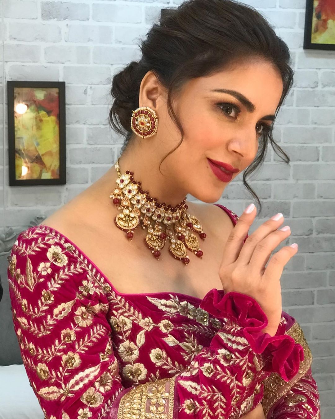 Kundali Bhagya actress Shraddha Arya looks ravishing in a purple