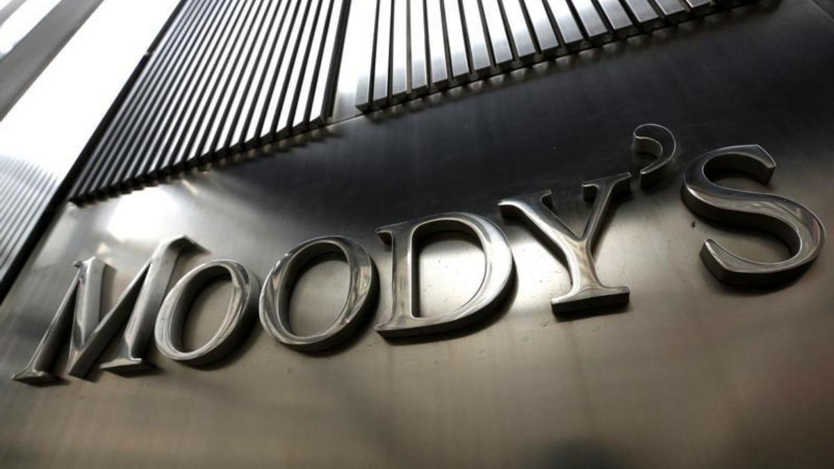 Image of Moody's wall-mounted company name