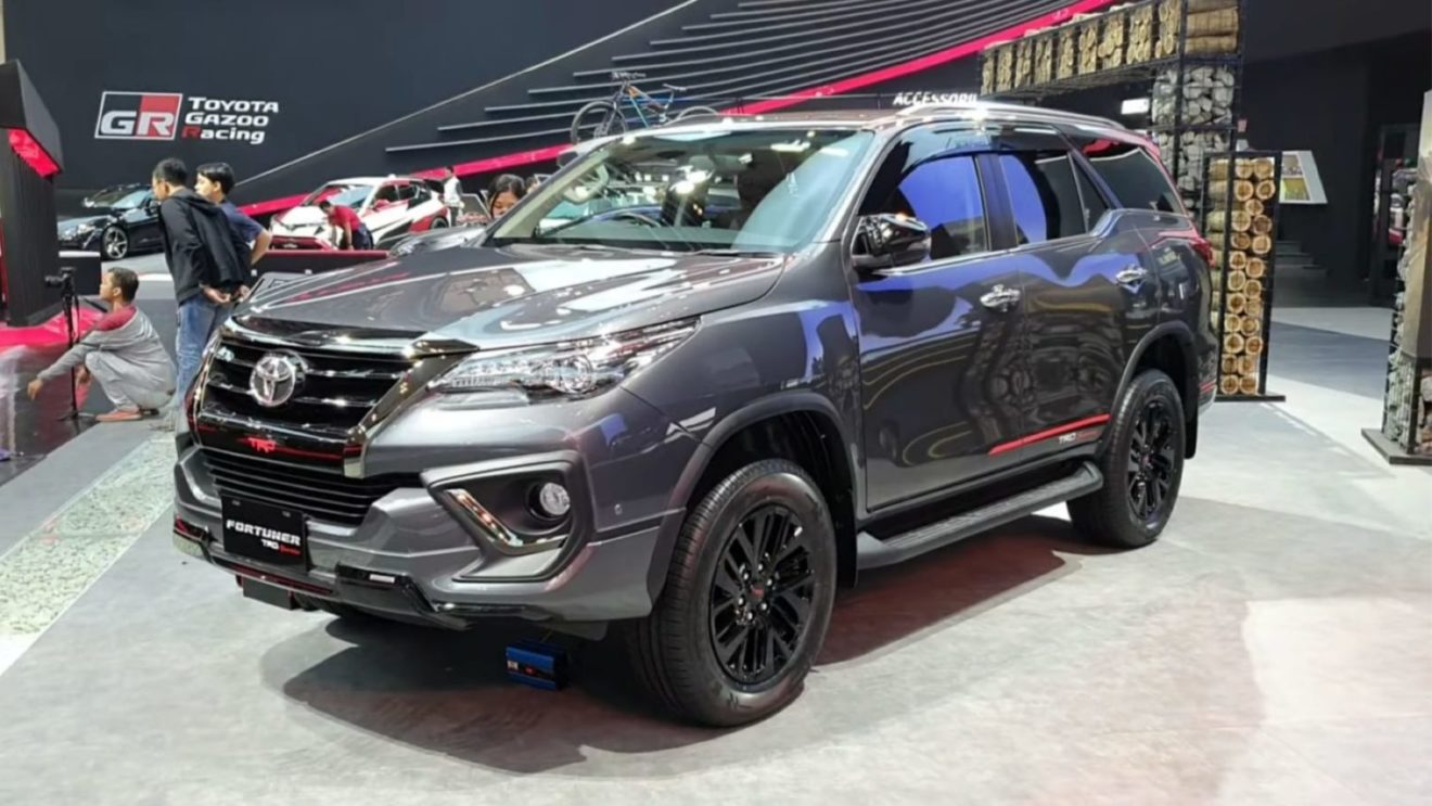 2020-Toyota-Fortuner-TRD-Sportivo-front