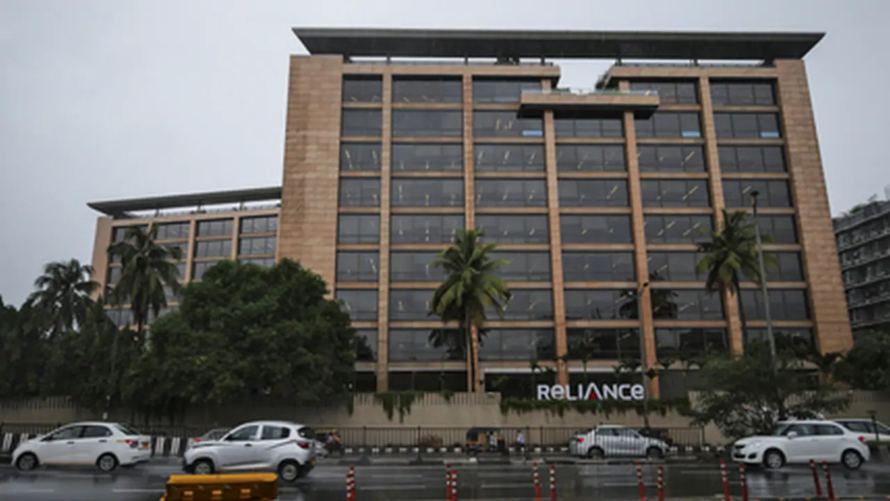Yes Bank Takes Over Bankrupt Anil Ambani's Reliance Center In A Bid To ...