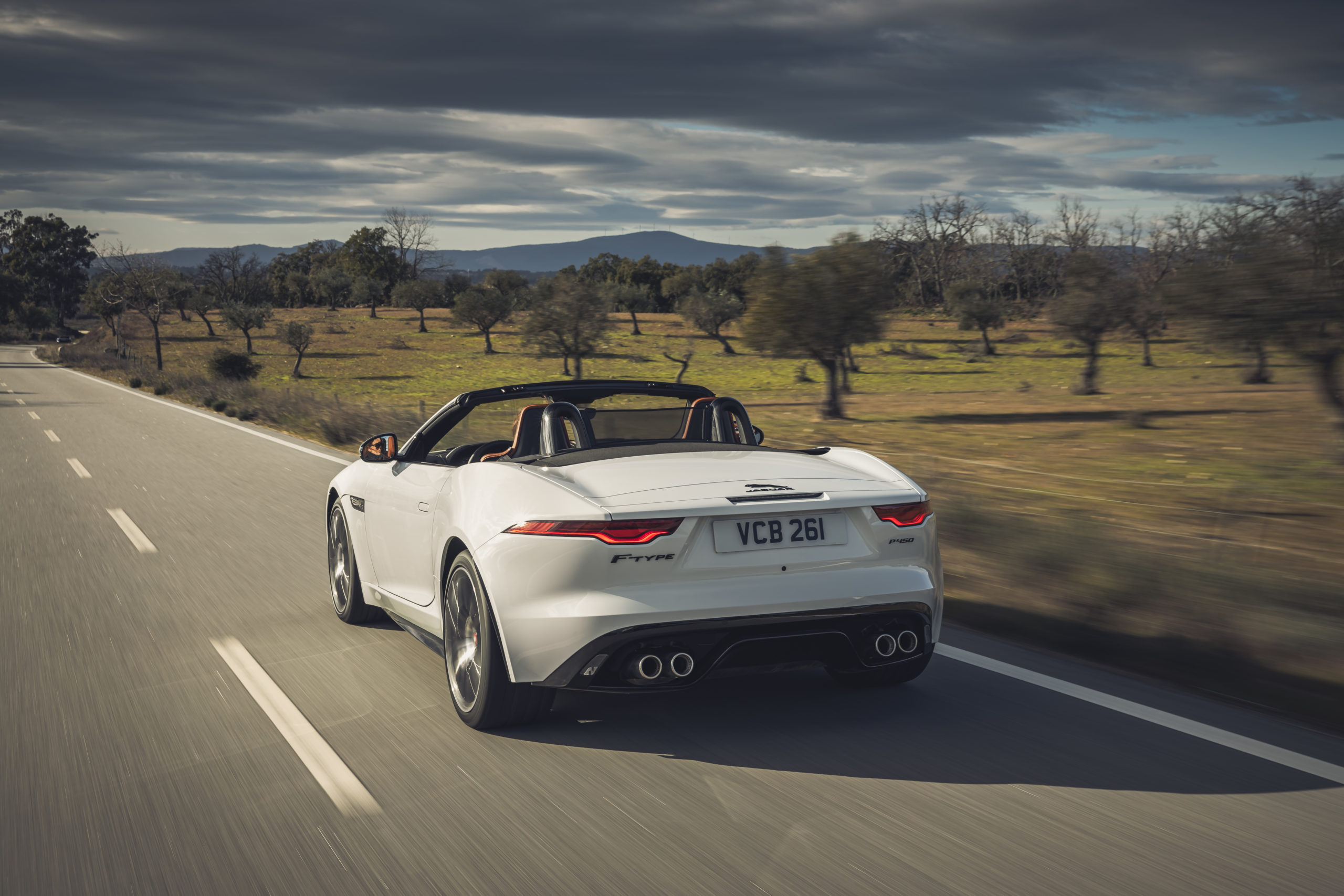 Jaguar f type 2022