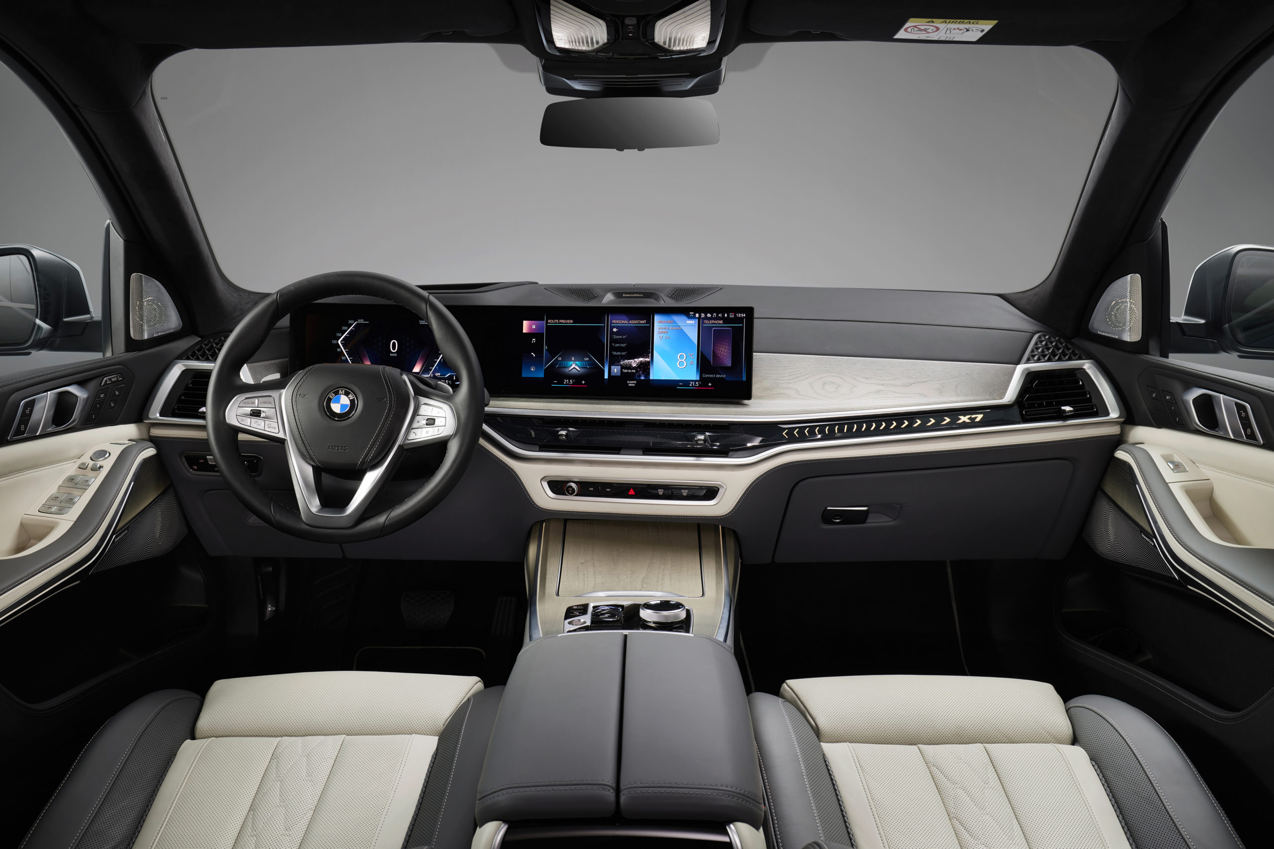 2022-BMW-X7-Interior