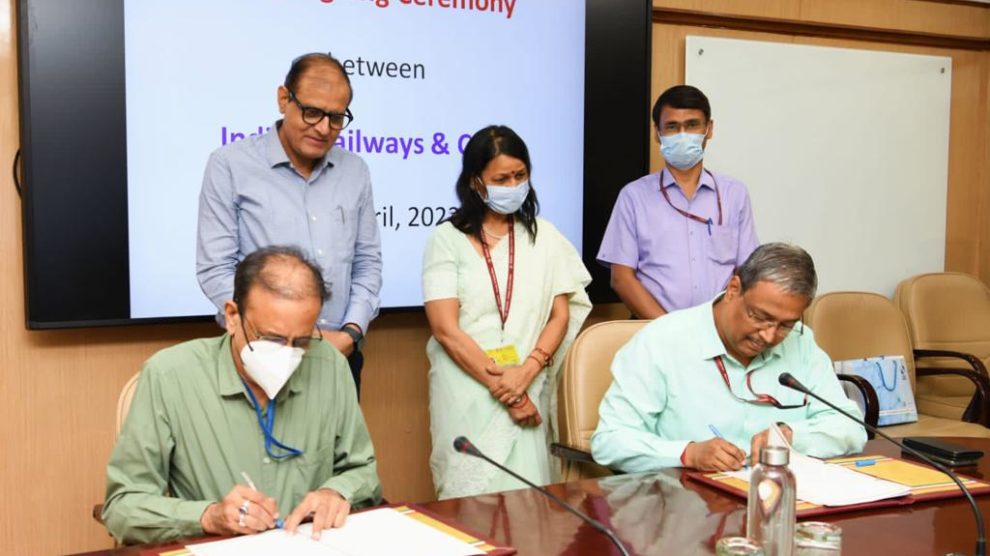 Railways Ministry signs MoU with Centre for Development of Telematics to modernize Telecommunication in Railways