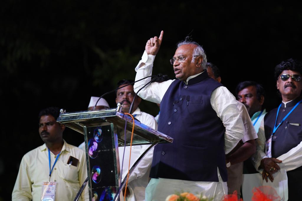 Kharge compares PM Modi to ‘poisonous snake’, clarifies later