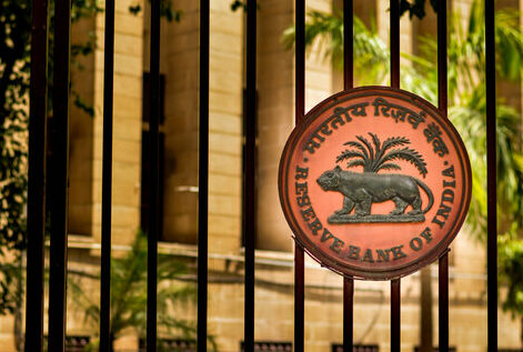 RBI mandates private banks to have at least 2 Whole-Time Directors